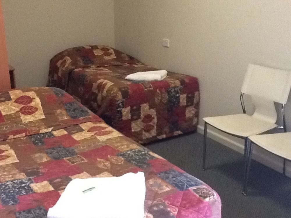 Motel Riverina Leeton ภายนอก รูปภาพ