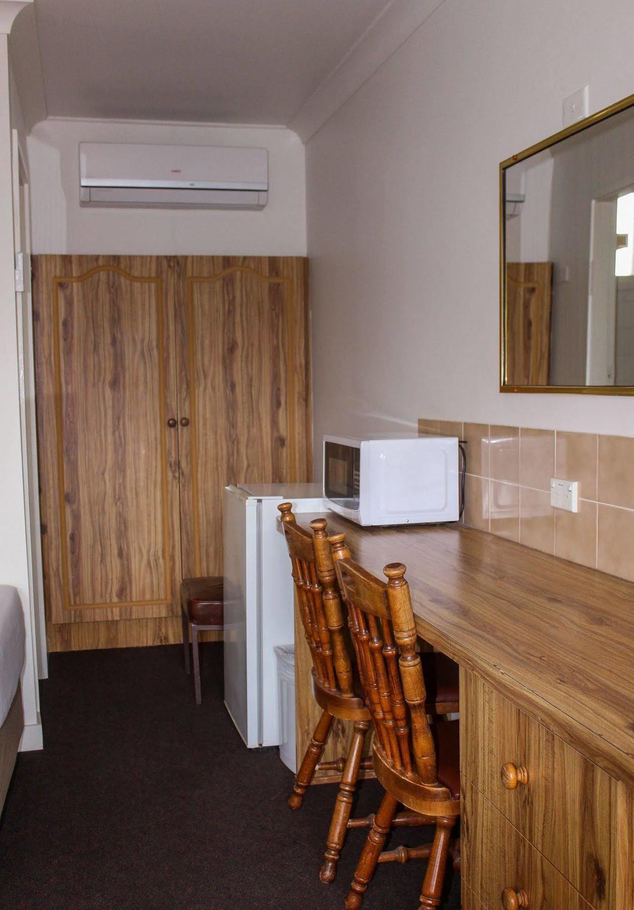 Motel Riverina Leeton ภายนอก รูปภาพ