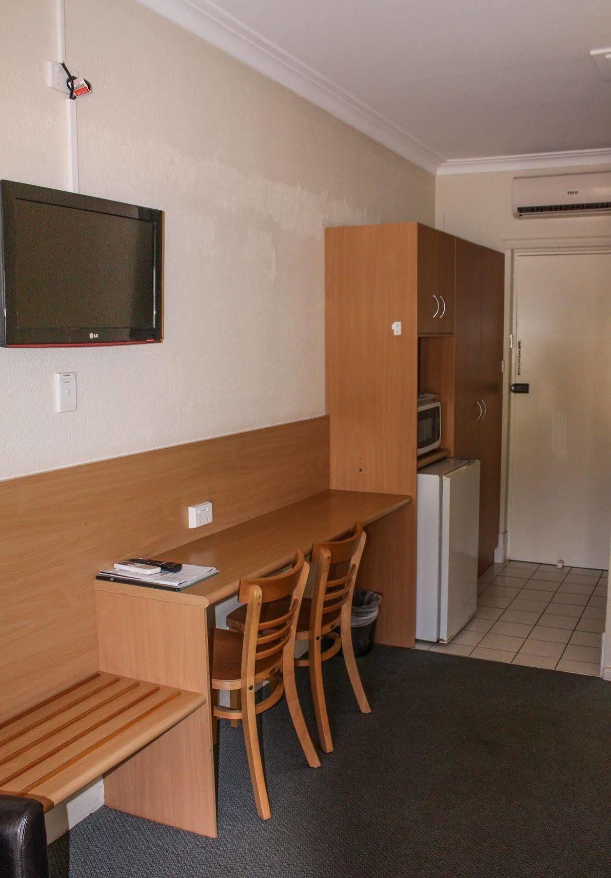 Motel Riverina Leeton ภายนอก รูปภาพ