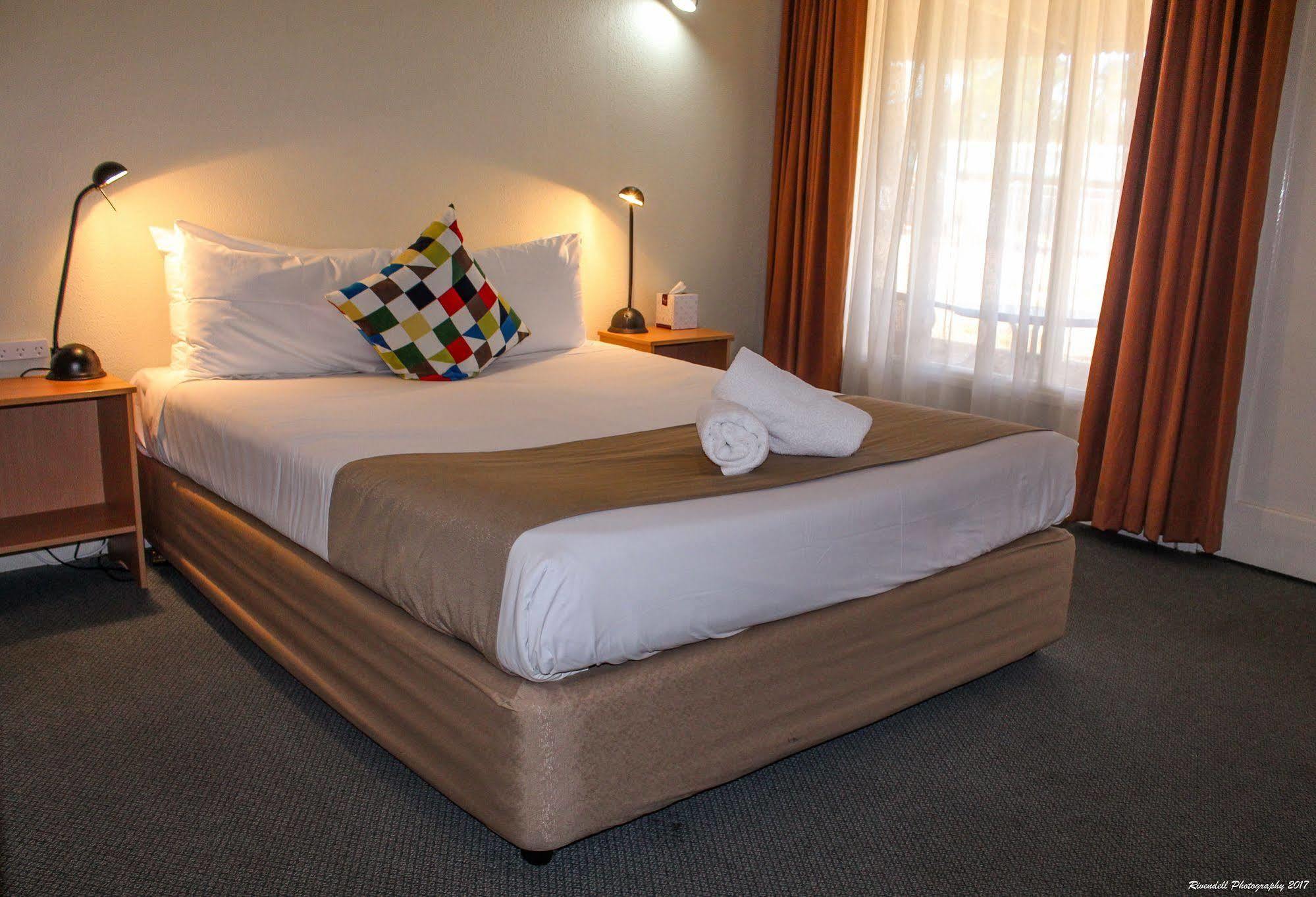 Motel Riverina Leeton ภายนอก รูปภาพ
