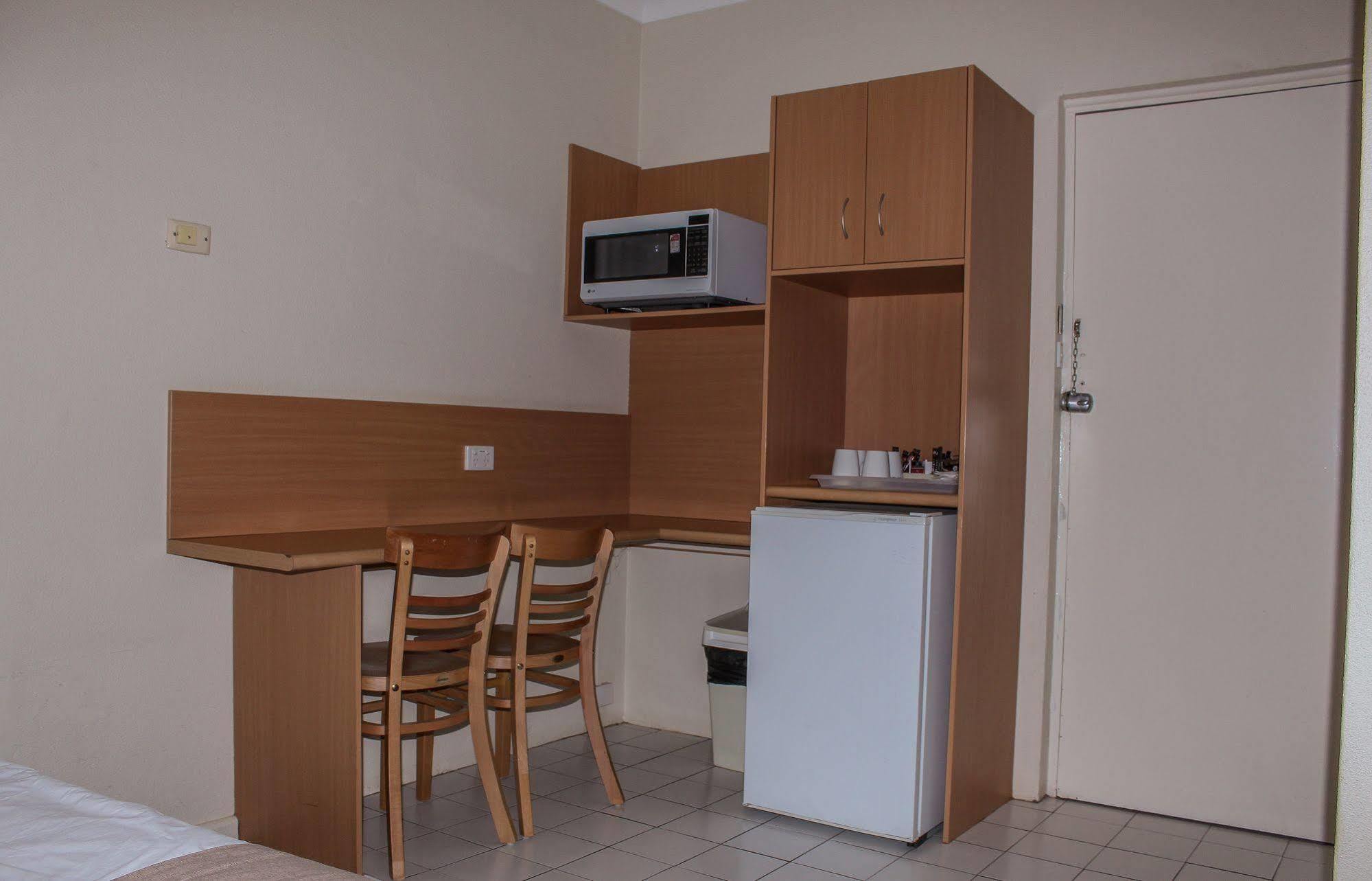 Motel Riverina Leeton ภายนอก รูปภาพ