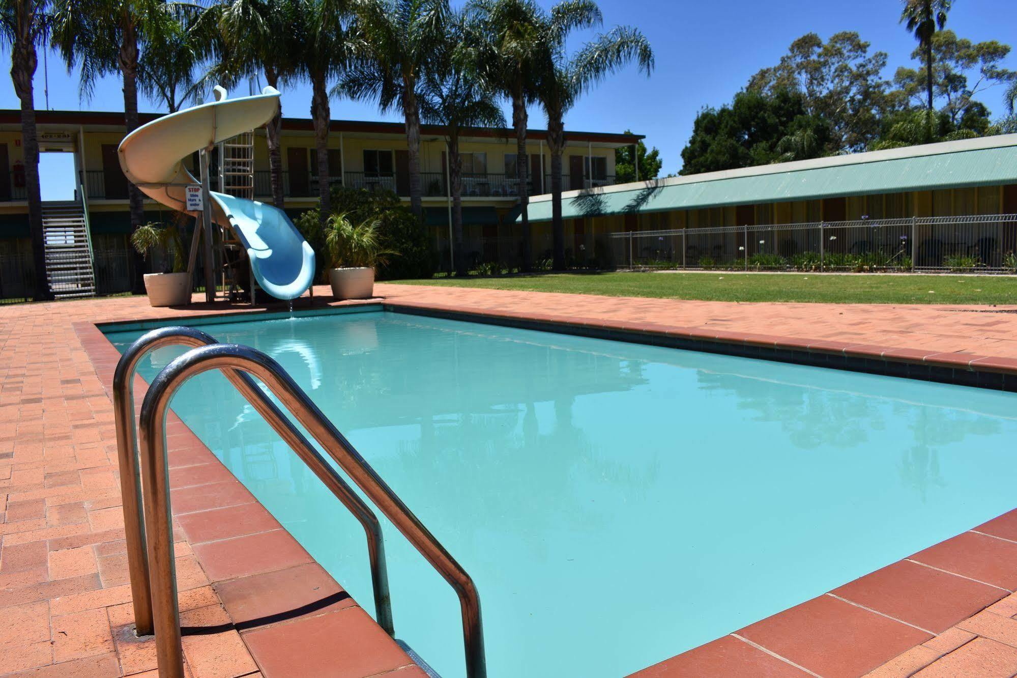Motel Riverina Leeton ภายนอก รูปภาพ